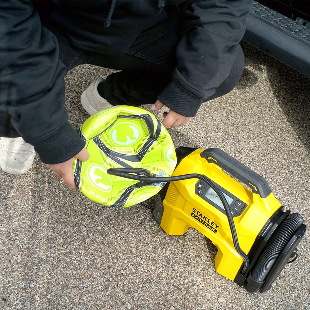 STANLEY SXVI02001 12Volt/18Volt 160 PSI Dijital Basınç Göstergeli Lastik & Yatak Şişirme Pompası + Araç Süpürgesi + Led Lamba (Akü Dahil Değildir)