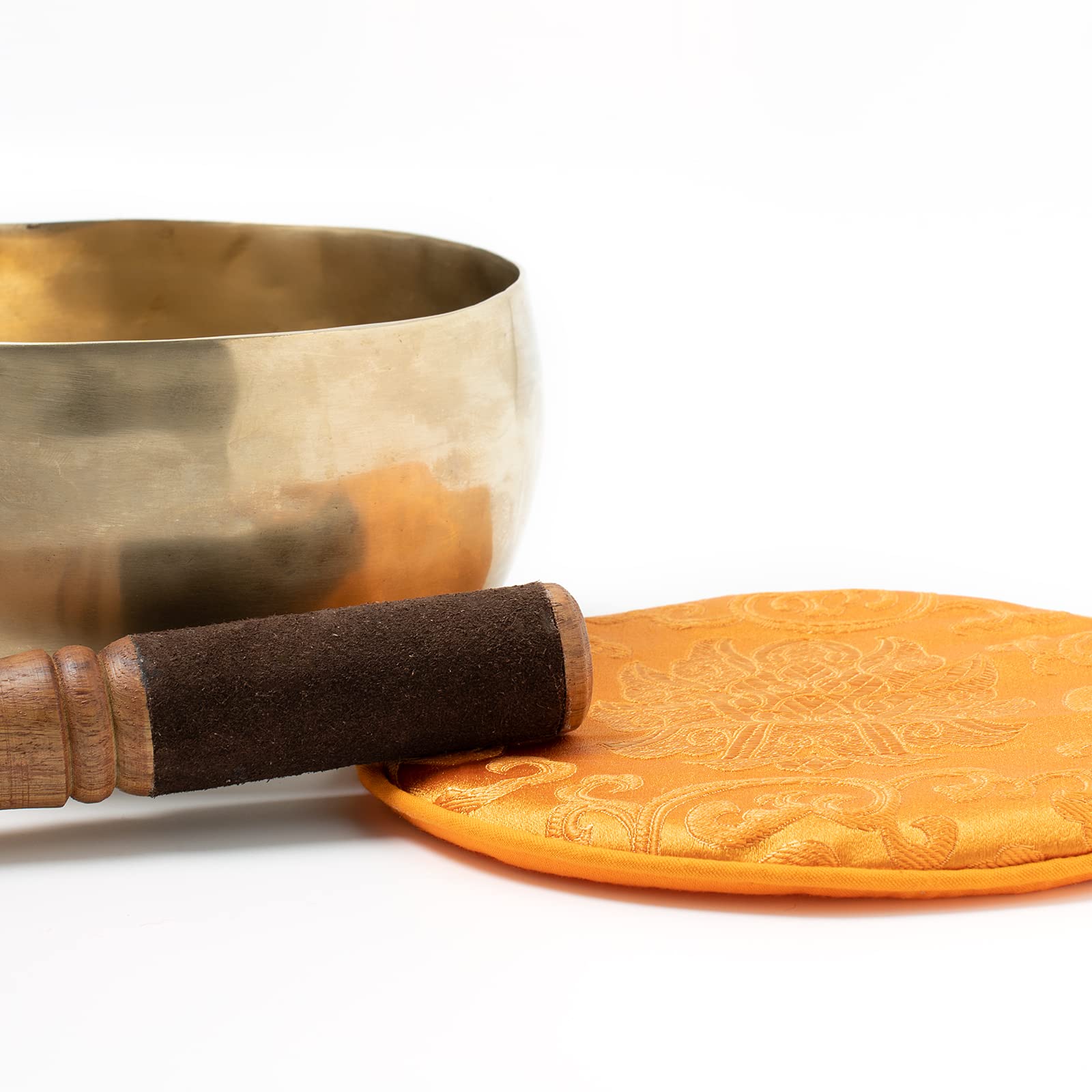 Tibetisches Klangschalen Set aus Nepal, inklusiv Holz-/Lederklöppel sowie orangefarbener Unterlage -1000-L-