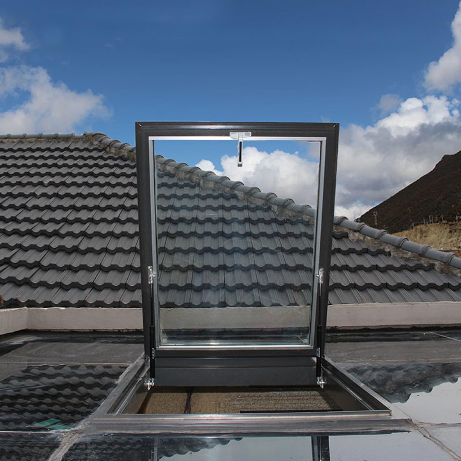 Ventana de sótano 60x70 con vidrio templado de alta resistencia ante impactos