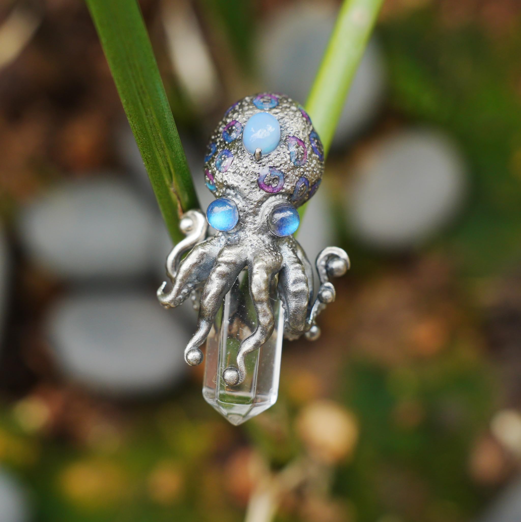 Generisch 925 Sterling Silber Oktopus Anhänger mit Labradorit und Bergkristall 3,7 x 2 cm 9 g Unisex Gothic Fantasy Schmuck