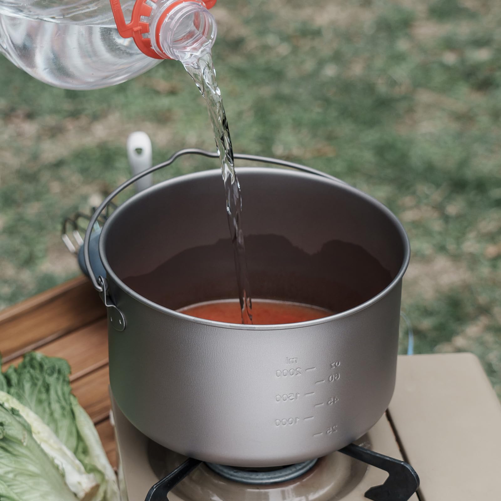 iBasingo 2.9L Titan Hängender Topf mit Großer Kapazität Camping Schüssel Leichte Outdoor Kochgeschirr Koch Mess Kit mit Klappgriff Küchen Utensilien für den Außenbereich für 1-3 Personen Ti2045C