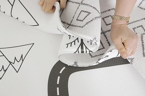 Vista 15 de Baby Care - Alfombra de juego (grande, diseño juguetón, Pinko & Friend) de 82 x 55 pulgadas, original de una pieza, reversible, enrollable, Juguetón