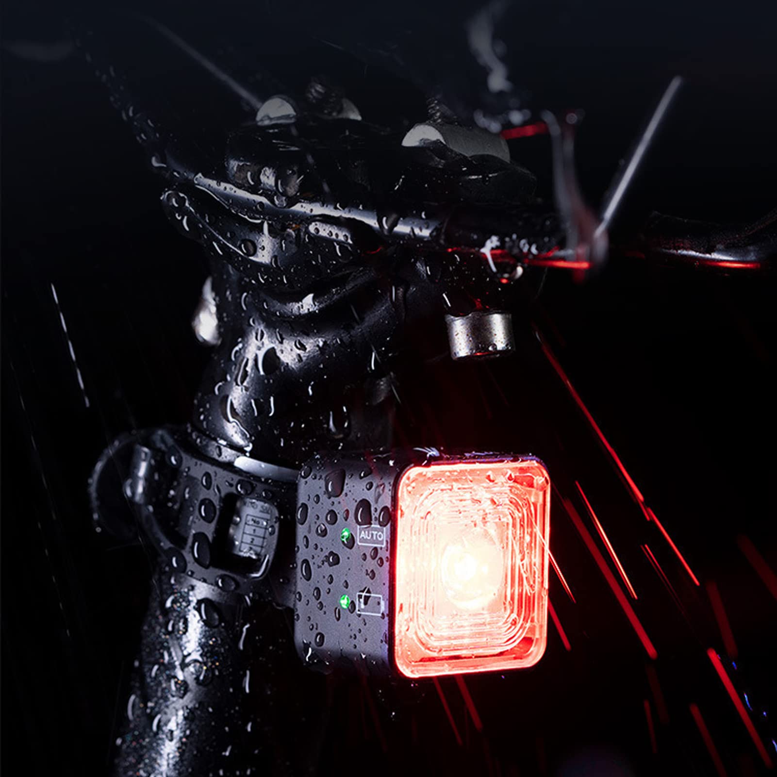 Luce per Bici, Luci per Bici Ricaricabili Anteriori E Posteriori, 5 modalità di Luminosità E Luci Posteriori per Bicicletta con Avviso di Frenata Evidenziato per 3 Secondi