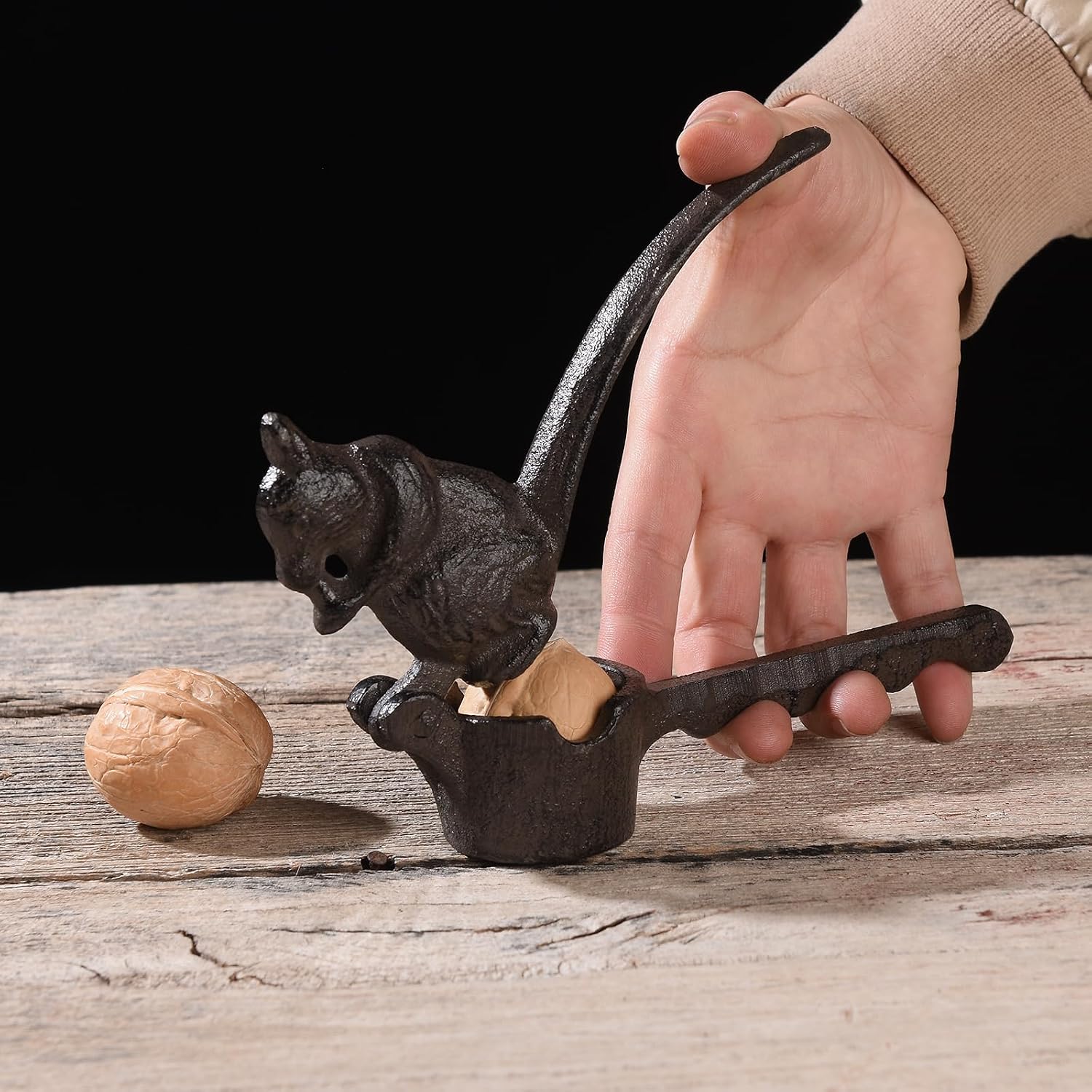 BRASSTAR Cast Iron Squirrel Walnut Clip Metal Walnut Shelling Tool Simple To Use Multipurpose Animal Shape Home Practical Tool TQGJPT1011