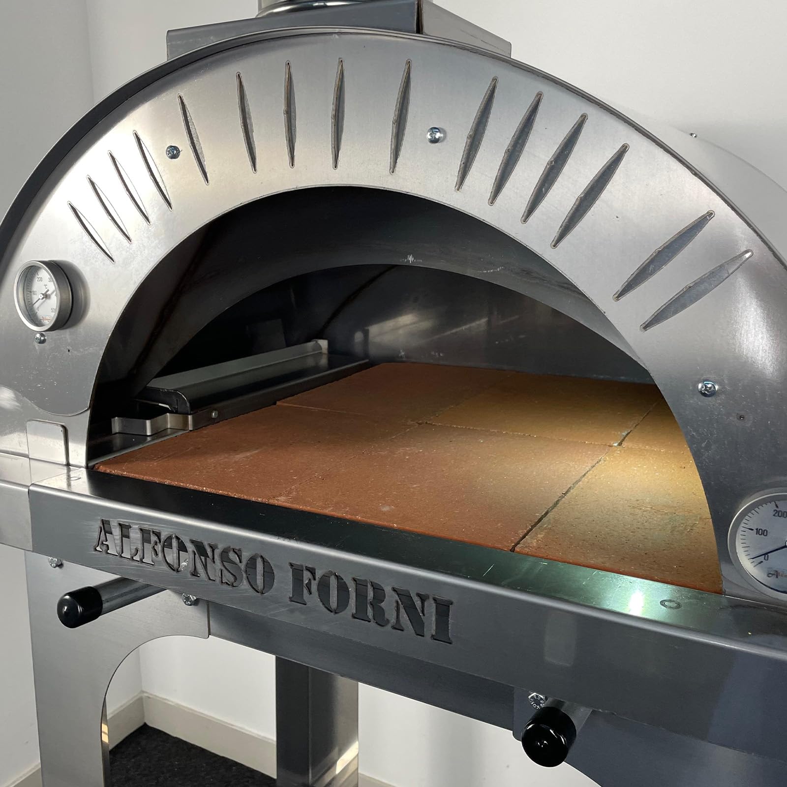 Forno pizza ibrido a gas e legna 2 pizze con tetto e carrello in acciaio inox, uso a legna o con bruciatore a gas, pietra refrattaria 3cm, 500 gradi, Made in Italy (Solo forno senza bruciatore)