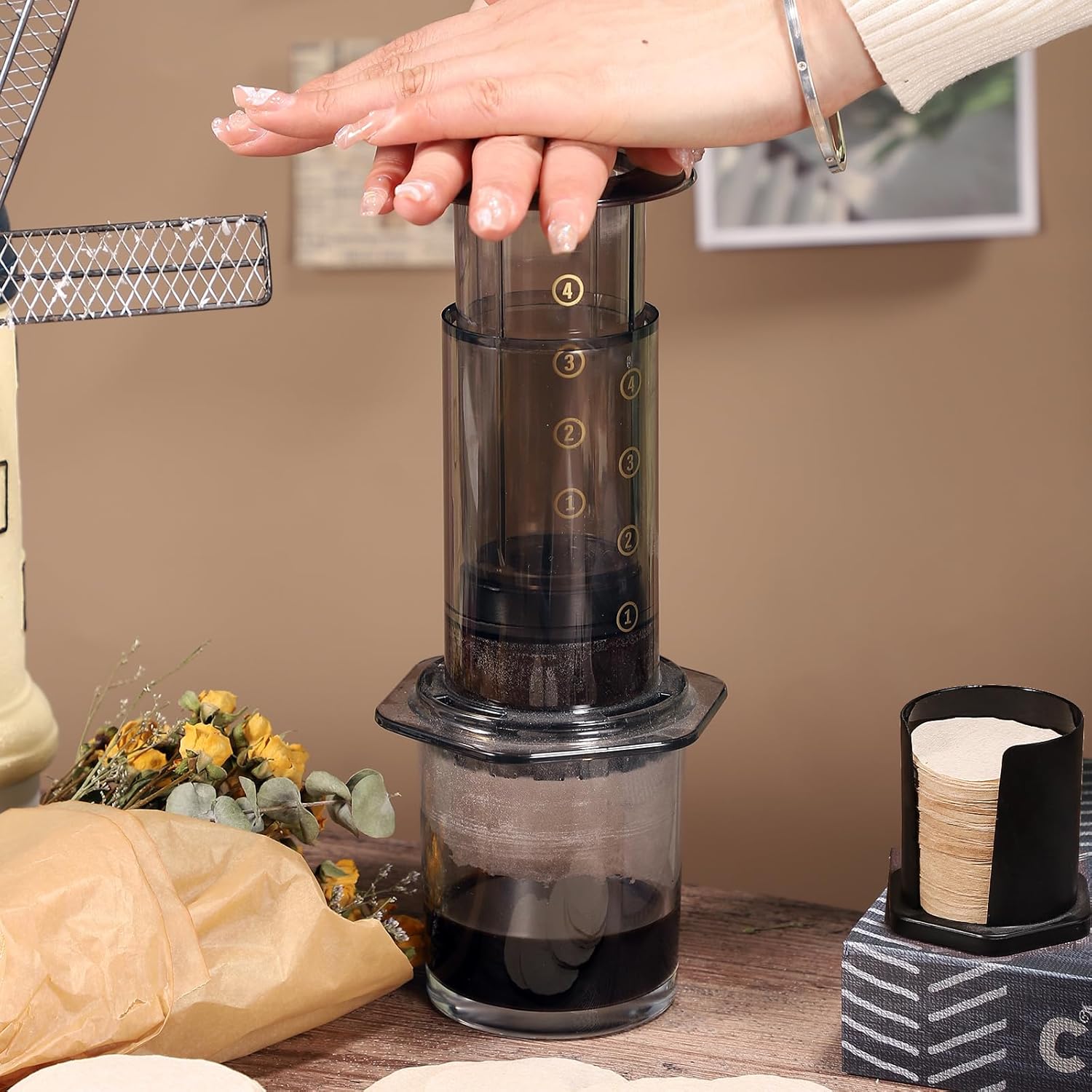 600Pcs Unbleached Coffee Filters, Replacement Round Coffee Filters, Disposable Paper Filters Compatible with Aerobie Aeropress Coffee Filter and Espresso Maker 64MM/600Pcs