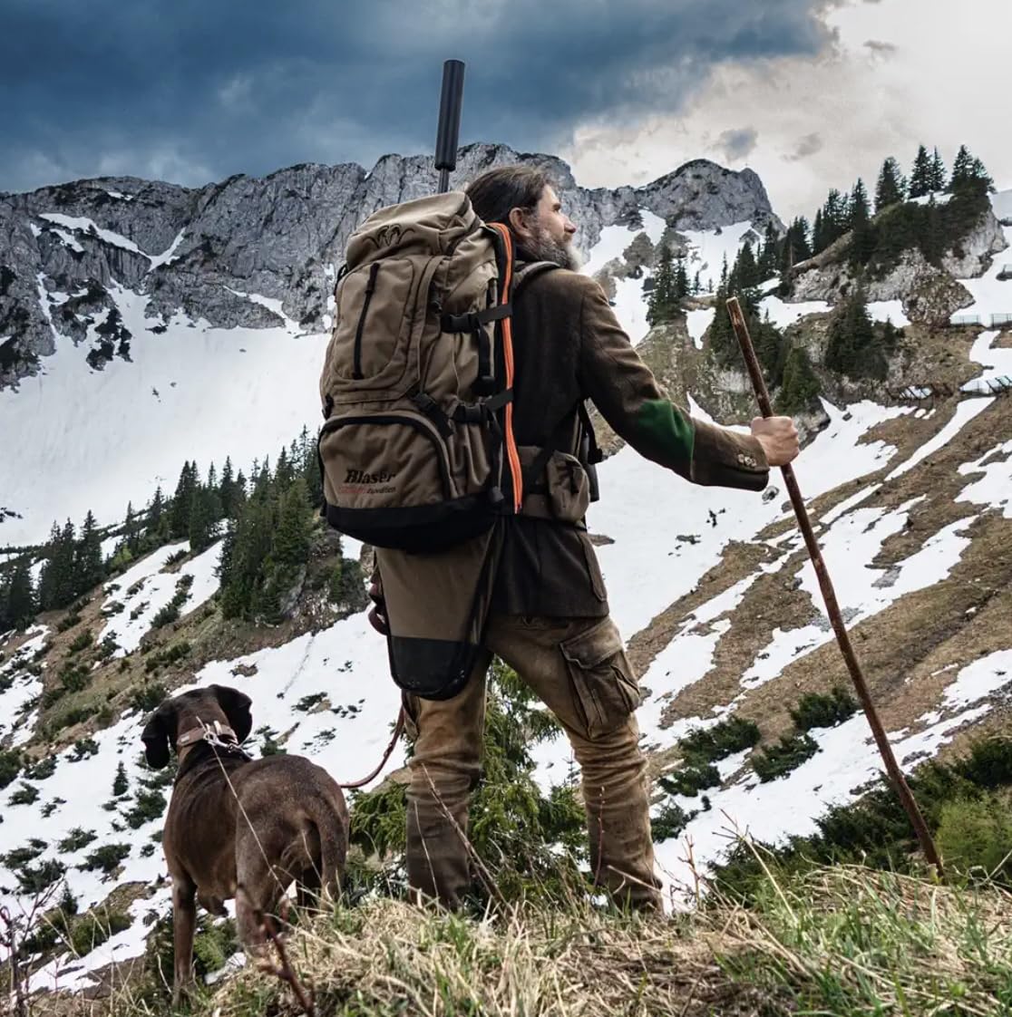Blaser – Ultimate Expedition | Jagdrucksack mit 43 L Hauptfach & Wildbergefach | Top- & Frontload, wasserabweisend, geräuscharmes Polyester | inkl. Gewehrhalterung & Schweißsack