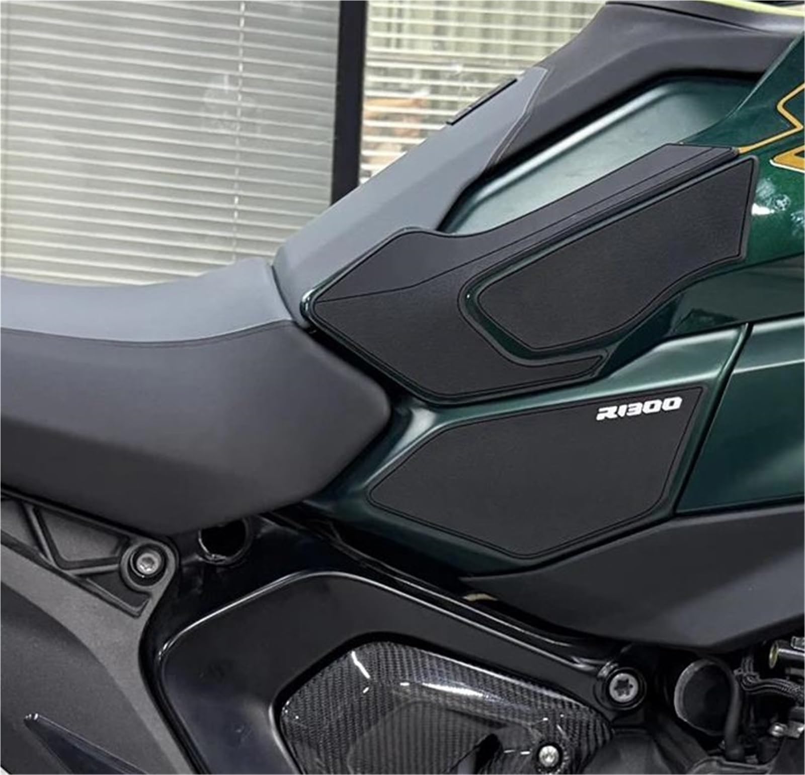 Almohadilla Protector Depósito Motocicleta Para R1300GS R1300 R 1300 GS 1300GS 2023 2024 2025 Adhesivos Laterales Combustible Goma Antideslizantes Pegatina Protector De Depósito Moto