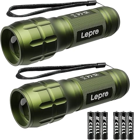 Lepro Linterna LED Alta Potencia LE1000, Linterna LED Portátil con Zoom, IPX4 Impermeable Linterna Táctica Militar para Ciclismo, Camping, Senderismo etc. 3 AAA Pilas Incluidas [2 PACK] Verde