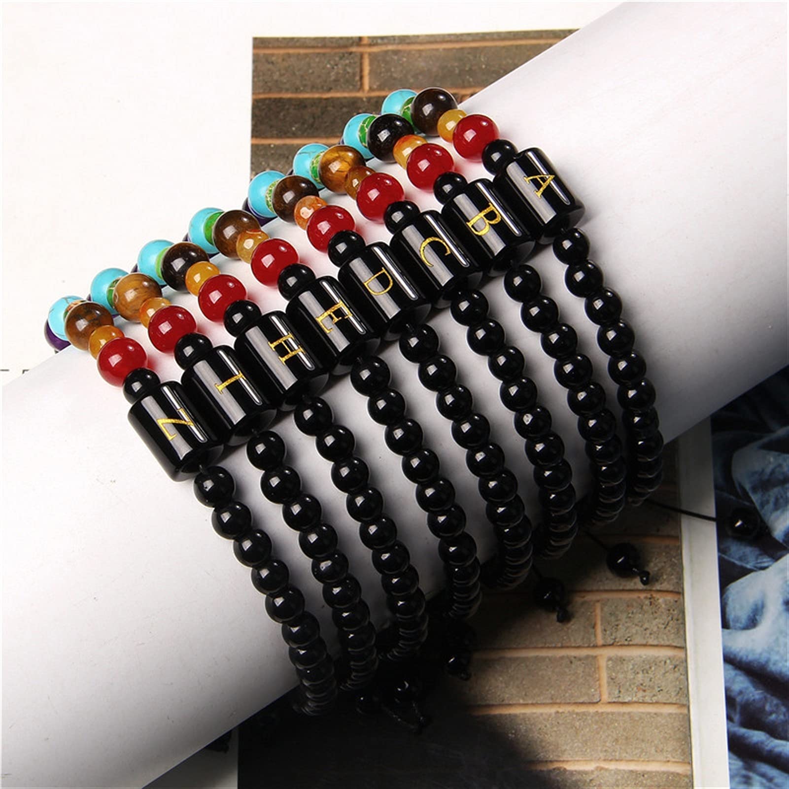 WXKAGF Naturstein-Armband, natürlich, 7 Chakra, Fengshui, schwarzer Onyx, roter Agat, Tigerauge, Stein, Perlenarmband, Herren, schwarzes Seil, 26 Buchstaben, Charm-Armreif, Damenschmuck,
