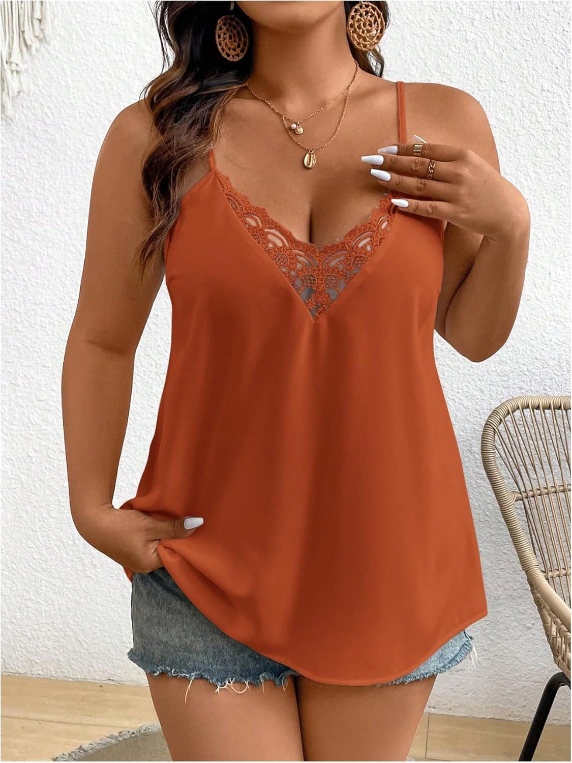 SOLY HUX Women's Plus Size Camisole Tops Floral Lace V Neck Spaghetti Strap Dressy Casual Tops - Image 5