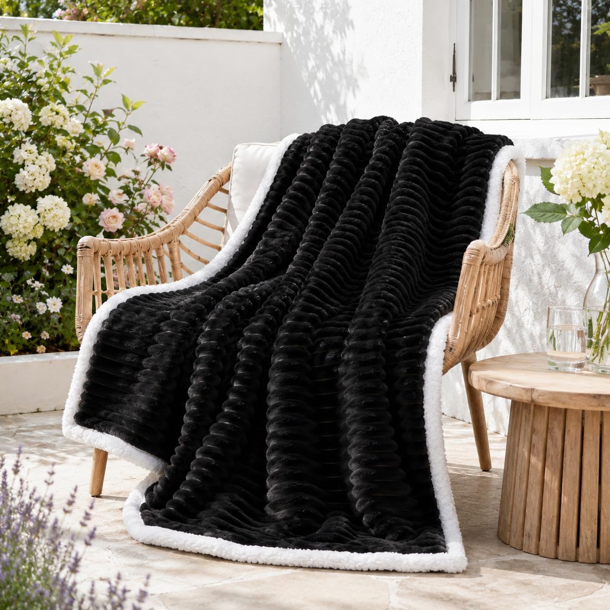 COZYXWORLD Flannel Sherpa Blanket 520GSM, Double Size 130x150cm Fleece Throw Blanket, Soft Striped Ribbed Bedspread Blanket for Sofa & Bed, Machine Washable, Grey Black Blanket Throw