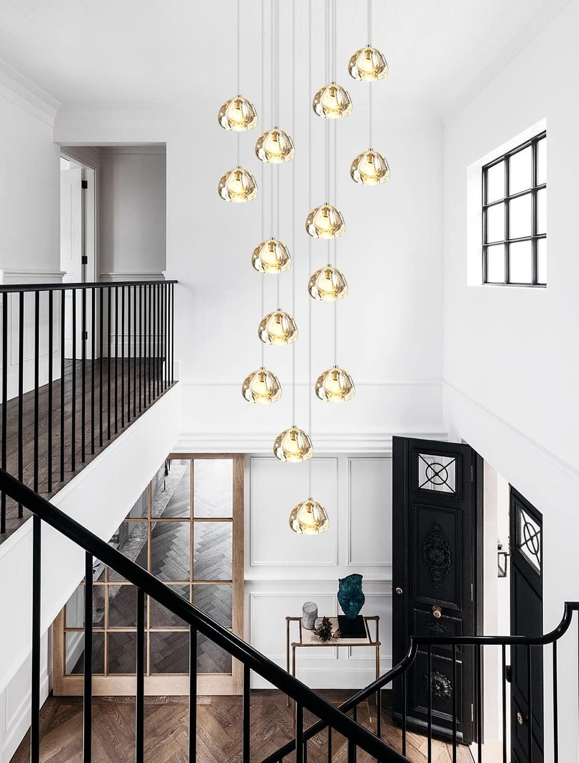 Elegantes Pendelleuchte Treppenhaus 3m Bild