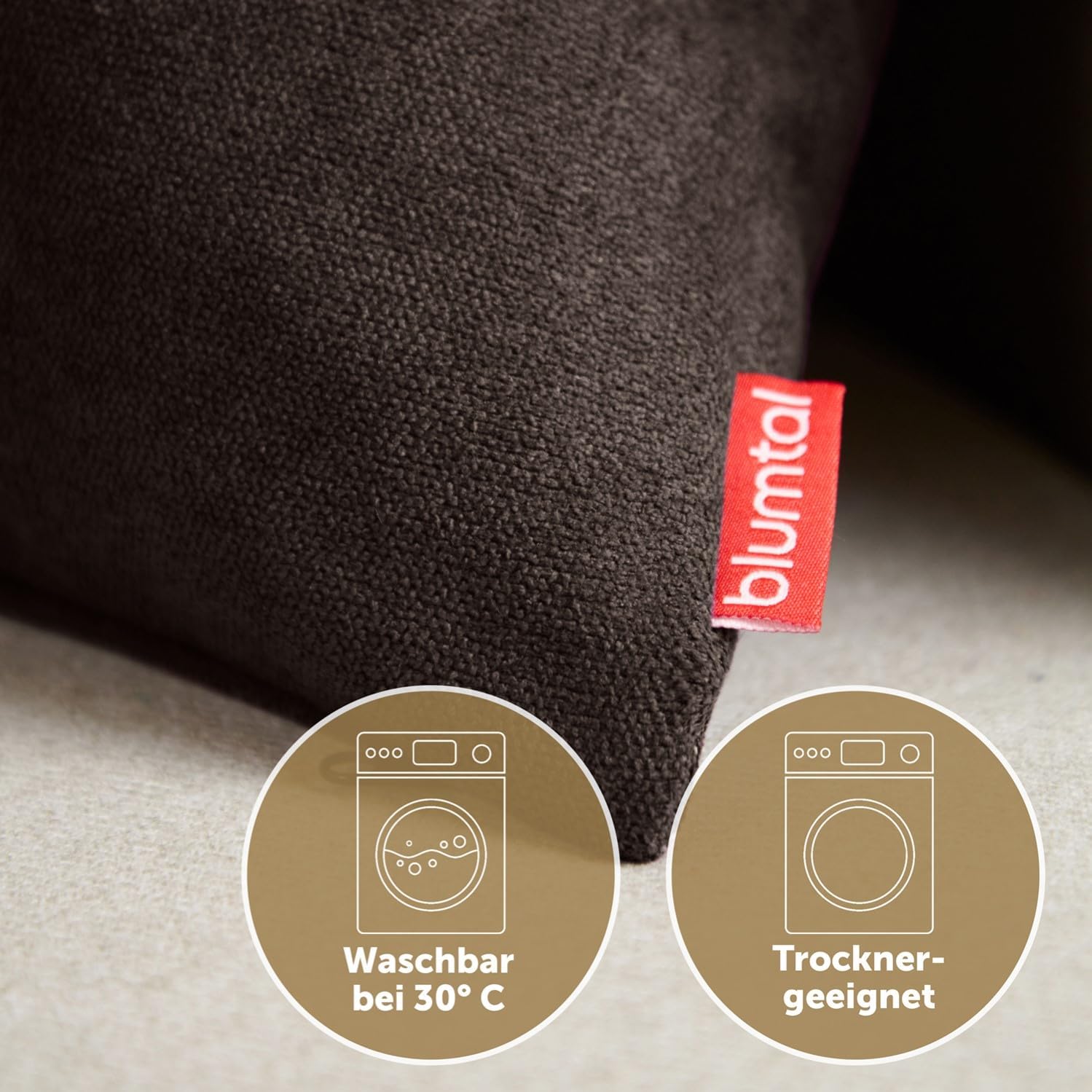 Detaliu fermoar față de pernă