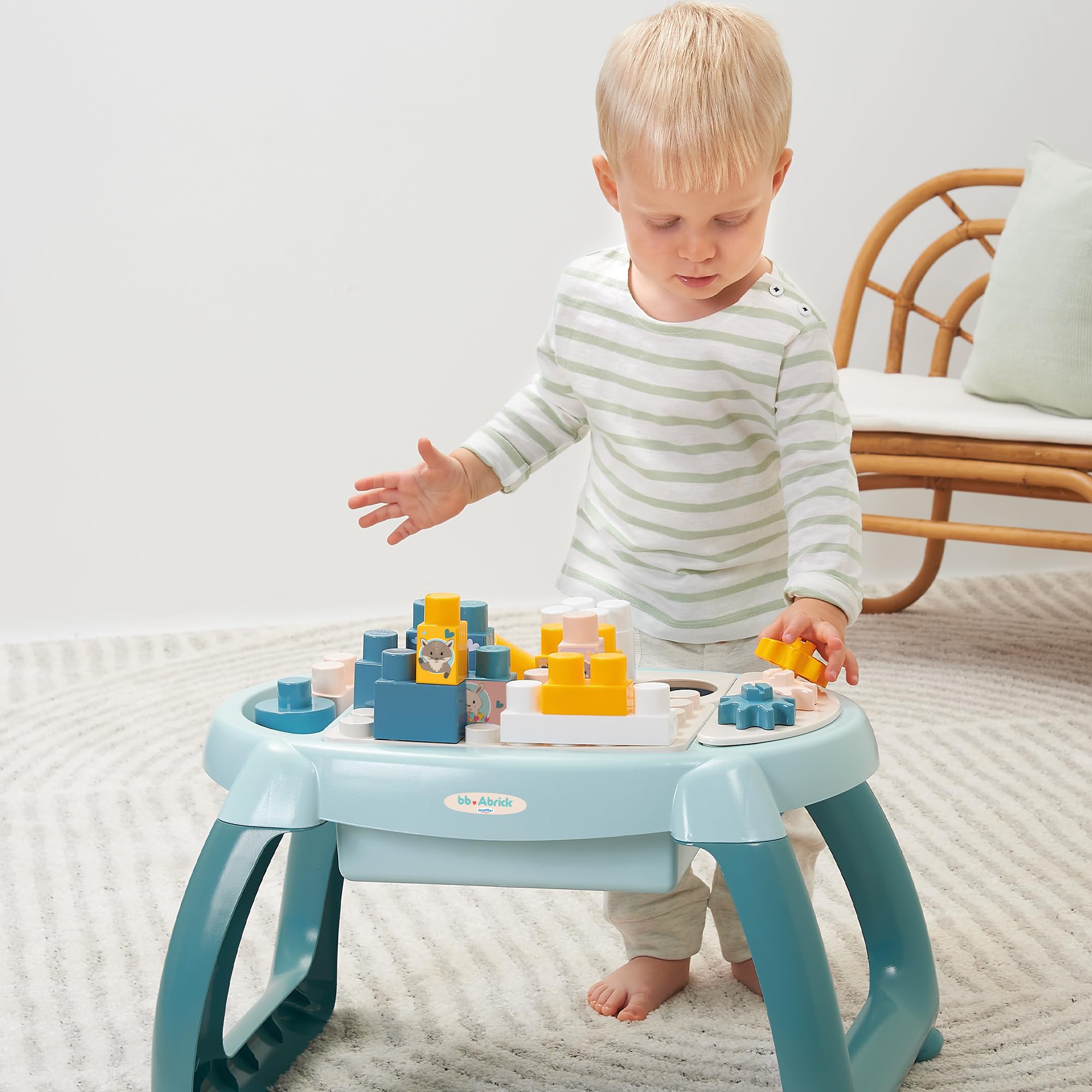 Ecoiffier- Mesa Infantil de Actividades, 22 Piezas de Construcción, Colores Pastel, Espacios de Almacenamiento, A partir de 12 meses (7600007917)