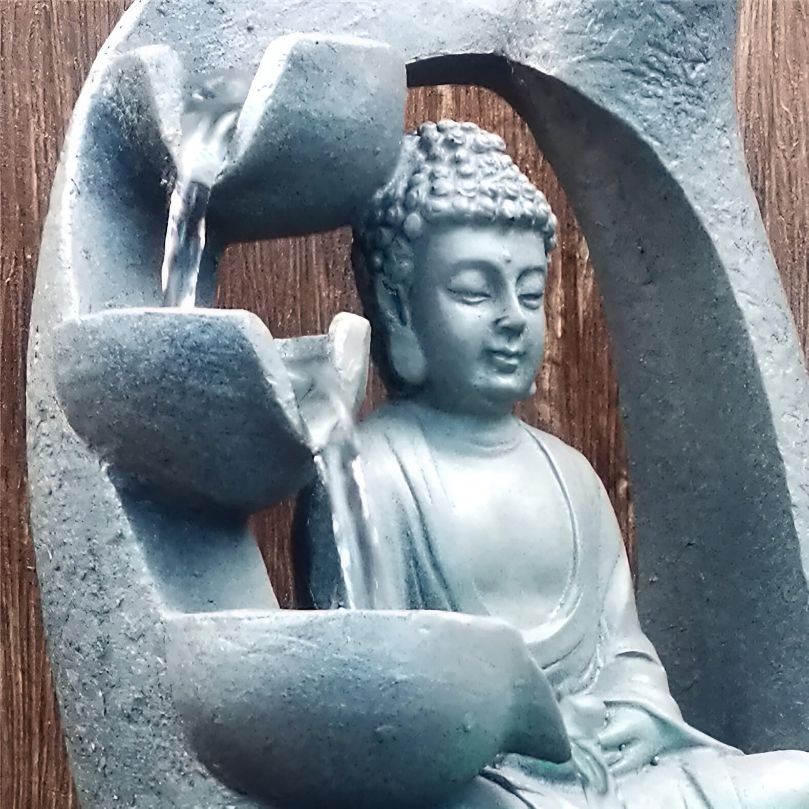 Fontana da Tavolo in Resina, Cascata Decorativa, Fontana Zen, Design Buddha, Illuminazione LED, Pietre Decorative, + 10 Kristalle, per Interni, per Ufficio, Spa