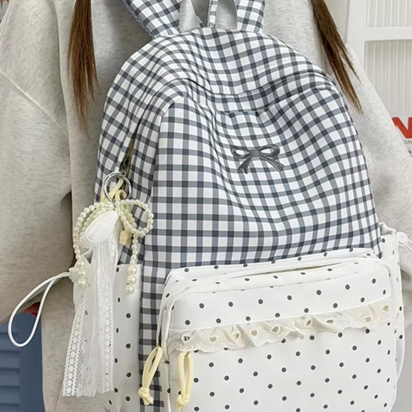 Zaino Gingham Pois Fiocco Ricamato Scolastico | Capiente e leggero, perfetto per scuola e gite, con dettaglio a fiocco e trama elegante.