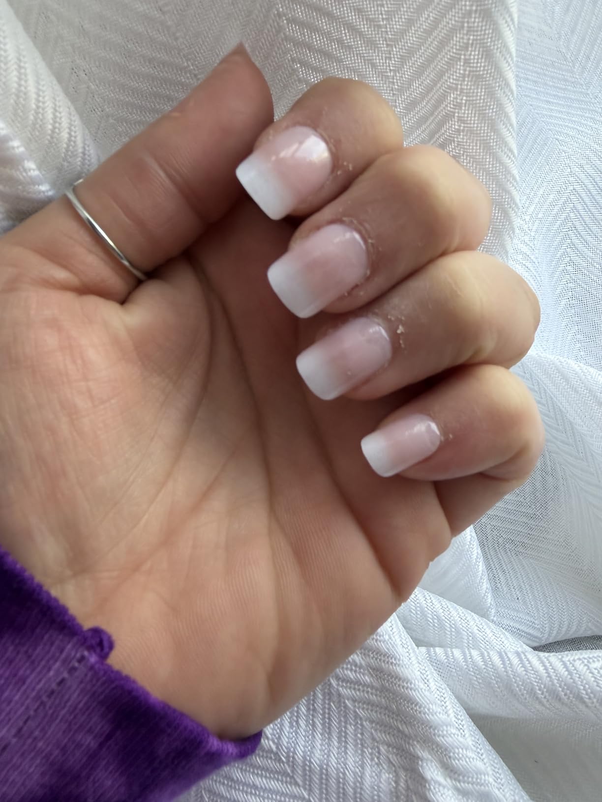 juggssa Short Square Press on Nails French Fake Nails Ombre Acrylic Nails Press on Full Cover Glossy False Nails Artificial Stick on Nail for Women Manicure Decoration 24PCS