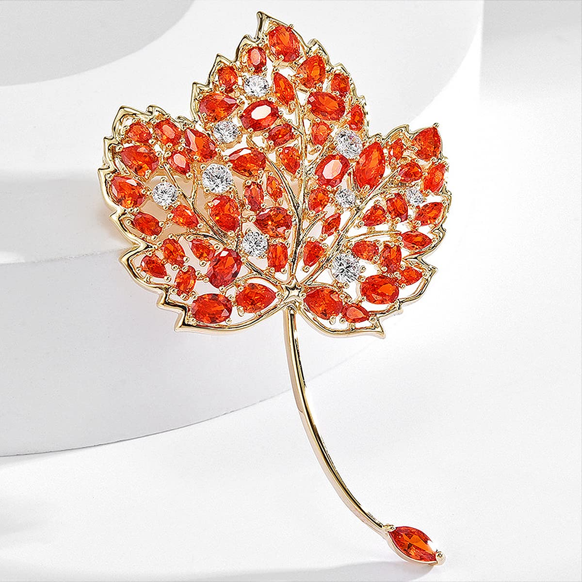 Broche con Forma de Hoja de Arce para Mujer, joyería de Moda otoñal, circonita Naranja y roja Hueca.