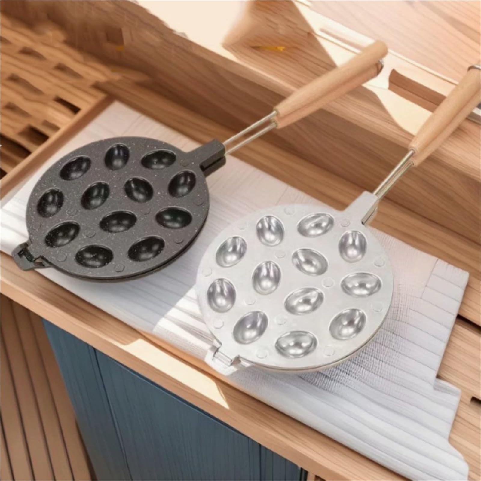 Walnuss-Keksform mit 12/16 Mulden | Antihaftbeschichteter Keksausstecher for Nusskekse aus Aluminiumlegierung mit Holzgriff(Silver-12 Holes)