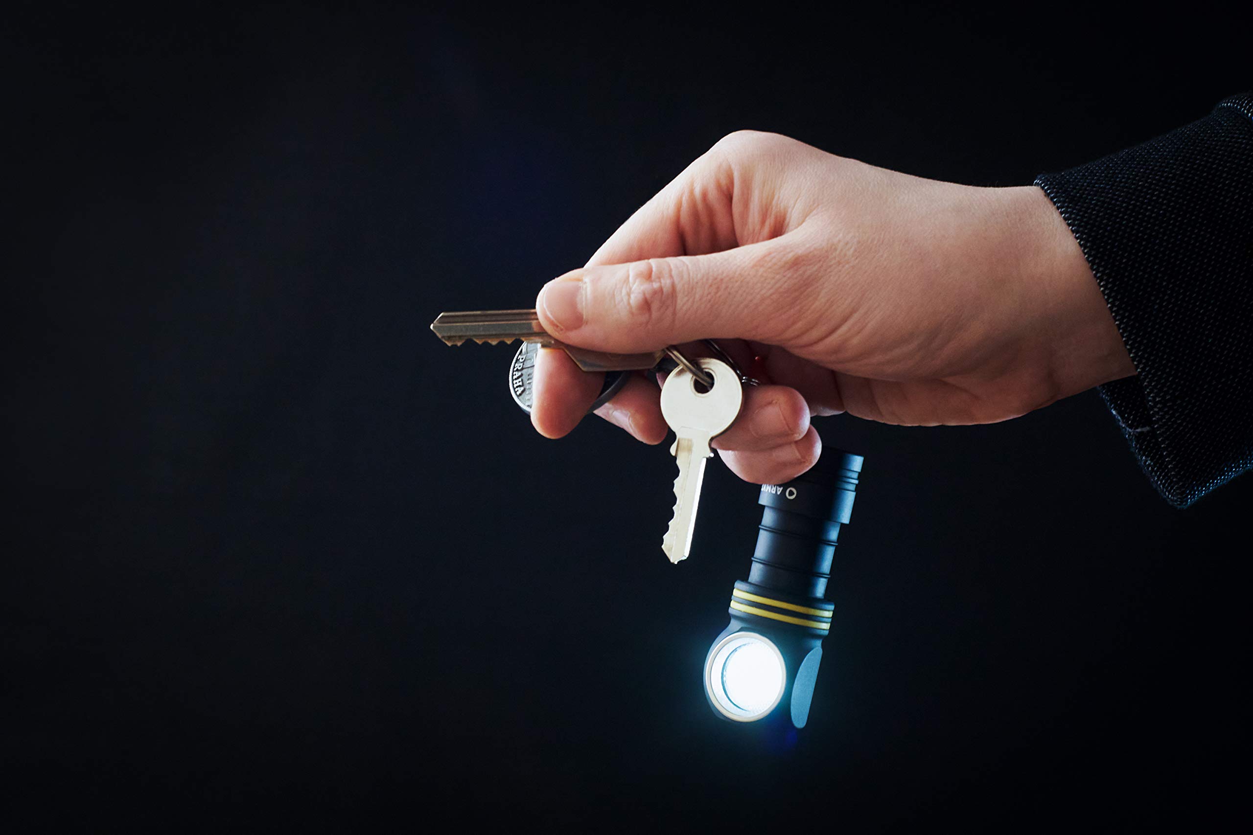 NEU, Armytek Stirnlampe Elf C1 v2 Warmweiß 930 Lumen LED-Lampe Micro USB Aufladbarer, Qualitativ Hochwertiger