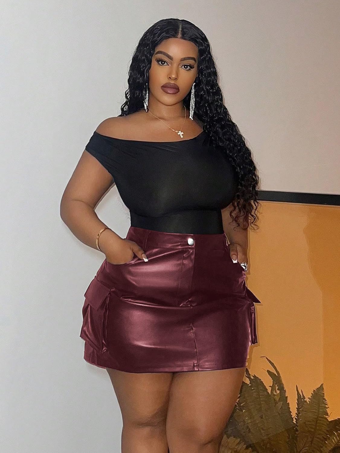 WDIRARA Women's Plus Size PU Leather Mini Skirt High Waisted Flap Pocket Cargo Skirt