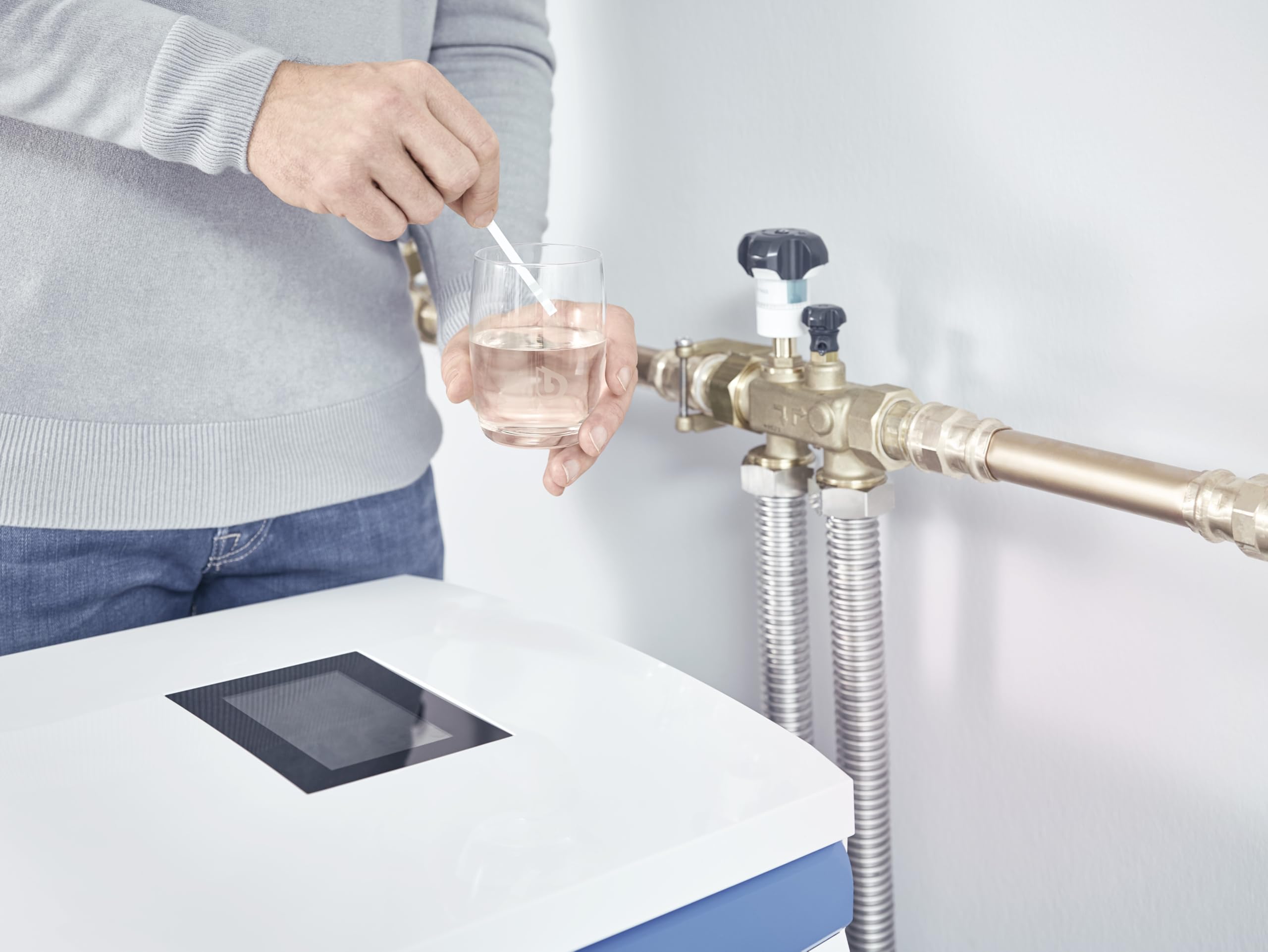BWT Lot de 3 x 6 bandelettes pour test de dureté de l’eau | Perlwasser-Check | Résultat rapide en 1 minute | Analyse facile de l’eau du robinet ou adoucie