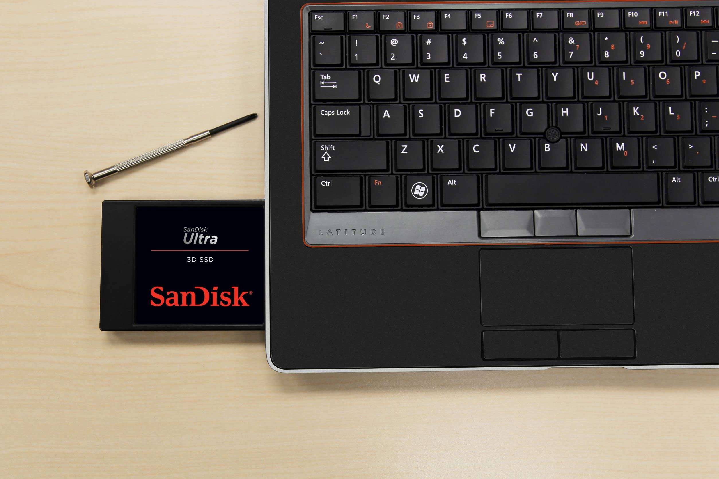 SanDisk Ultra 3D SSD 2TB, con velocità di lettura fino a 560MB/sec, SATA 2.5"