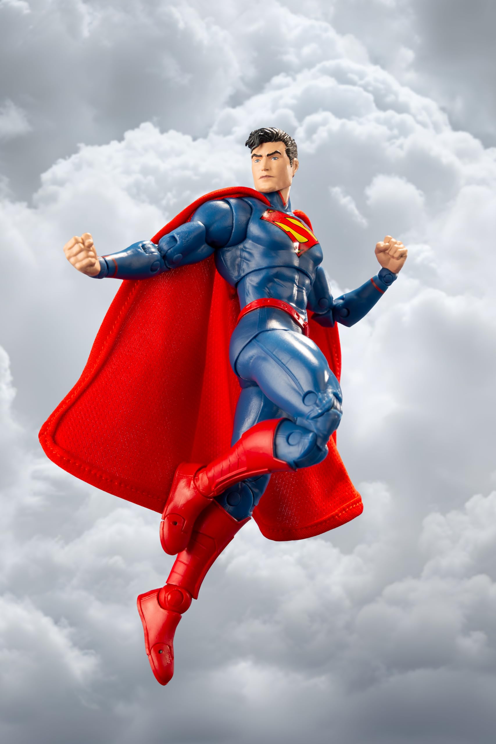 DC Multiverse Superman (nowa 52) złota etykieta dekoracyjna (17,8 cm)