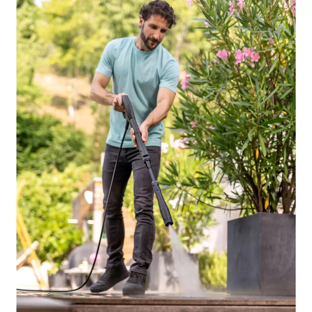 Kärcher K5 WCM - Hidrolimpiadora para coche y hogar máx. 145 bar, caudal: 500 l/h, área: 40 m²/h, pistola de alta presión, pistola de suciedad, lanza pulverizadora, kit para el hogar, kit de coche
