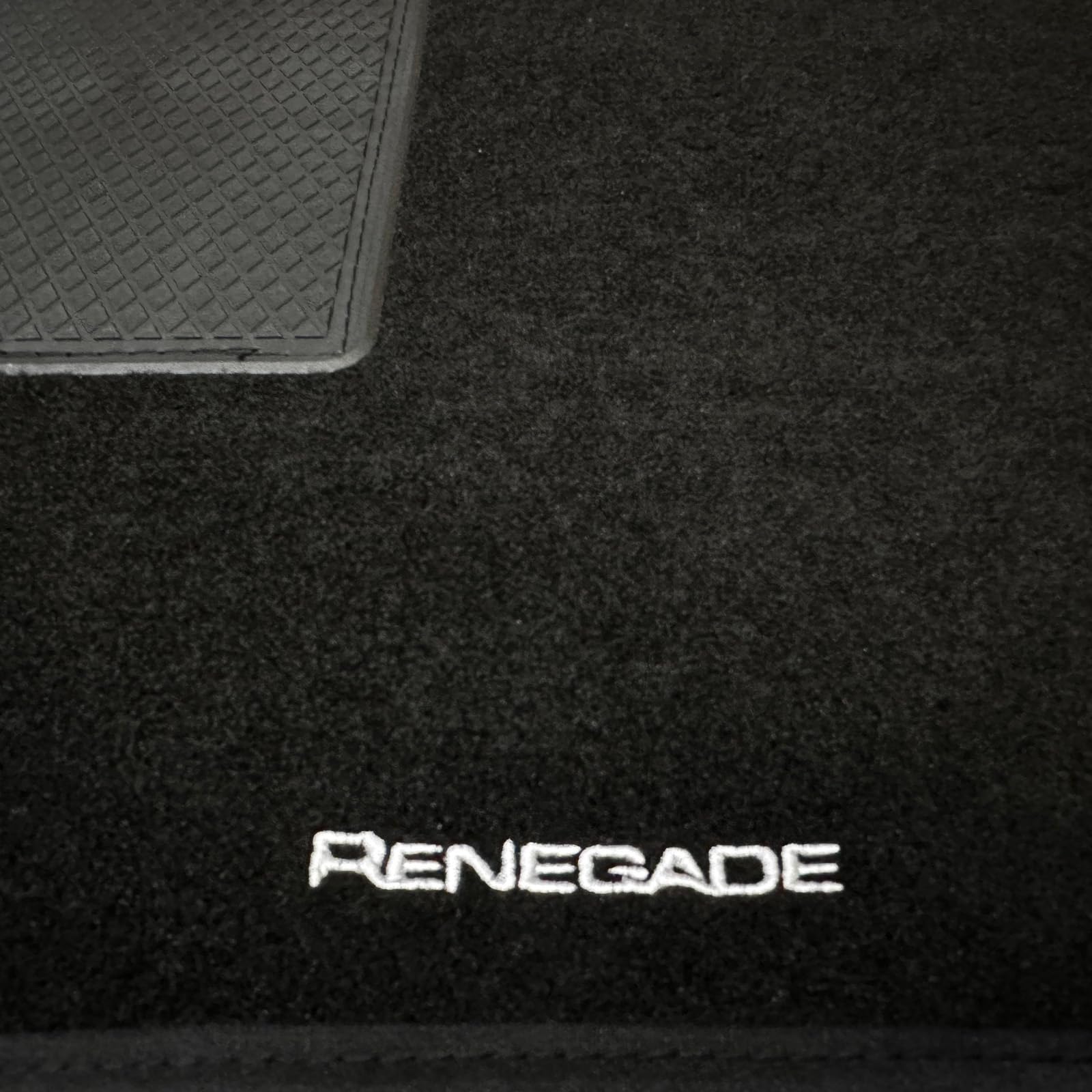 SERIE 4 TAPPETI - TAPPETINI IN MOQUETTE NERI PER RENEGADE 2014 a 2019 -bottoni lato apsseggero distanti 18mm con battitacco Cucito, Bottoni di Fissaggio e Striscia Antiscivolo