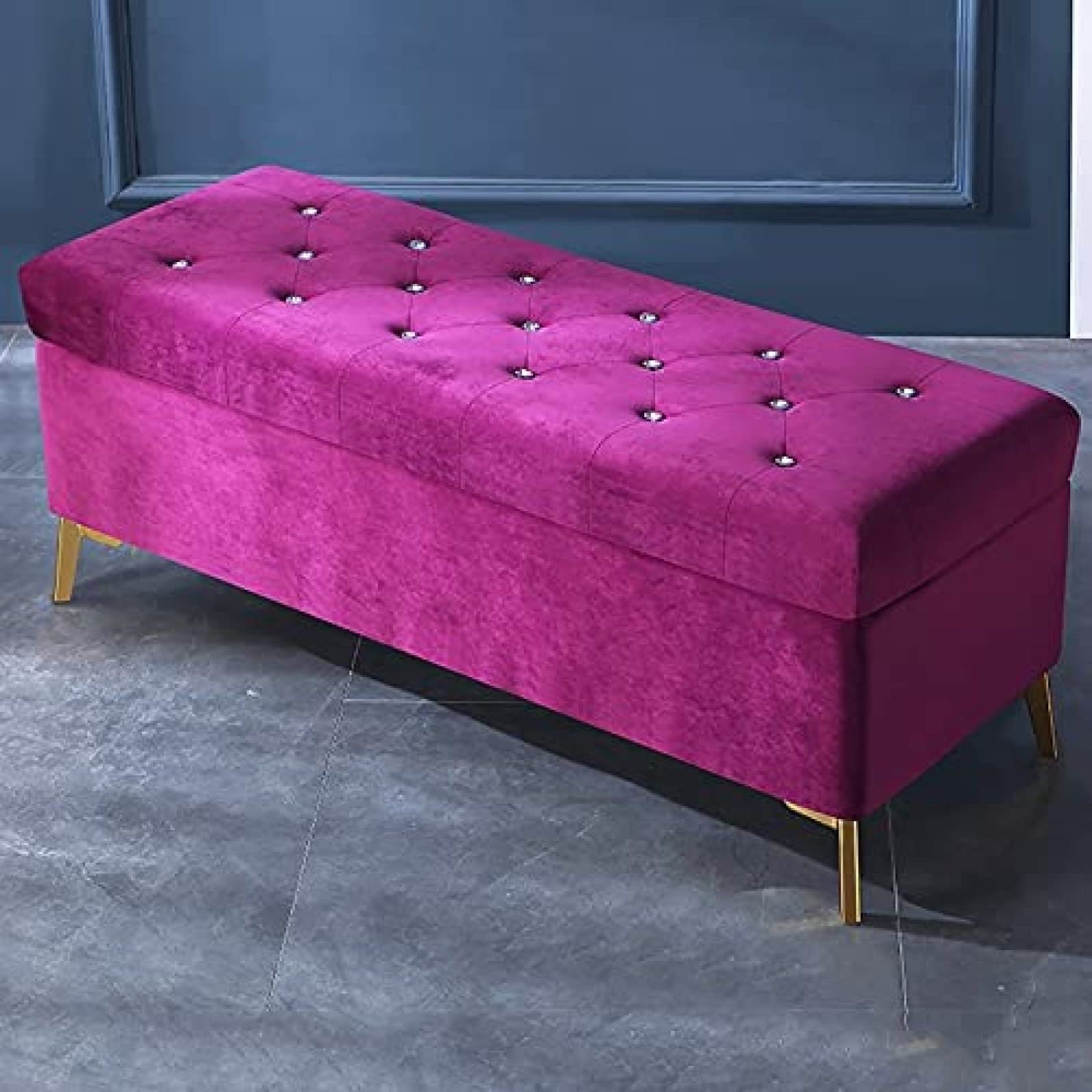 Banc de rangement luxueux pour optimiser l'espace et embellir la chambre