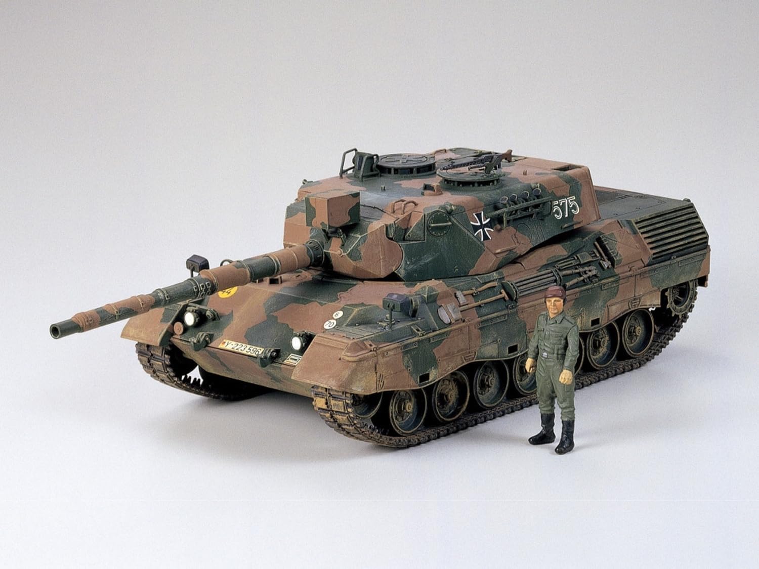 Tamiya Plastic Model 1: 35 300035112 German Army Leopard 1 A4 – 1