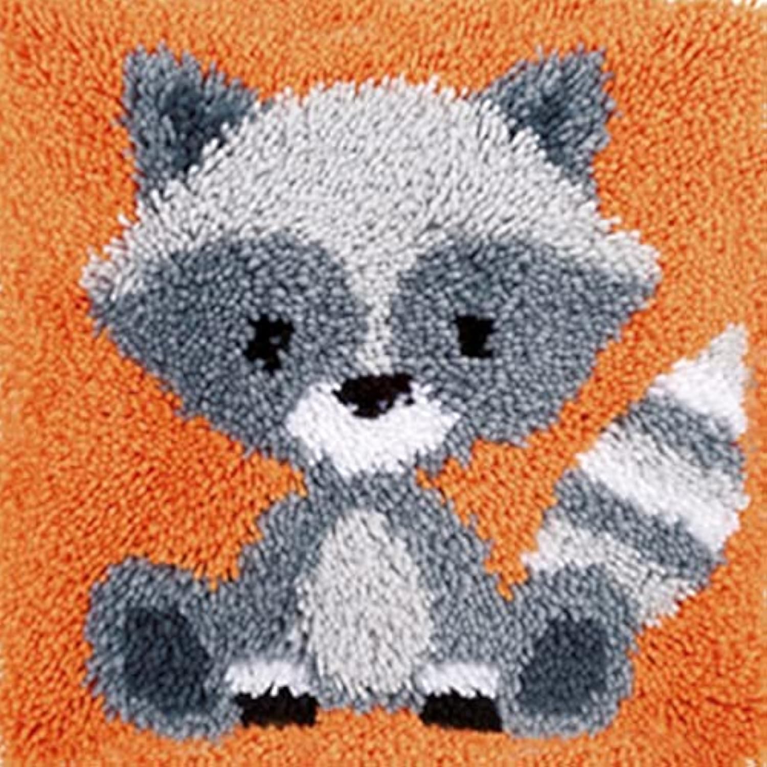 Small Latch Hook Kits Rug for Kids Beginner Grey Raccoon Easy Latch Hook kit Tapertry Cushion Embroidery Craft Kits Cartoon DIY Latch Hook Kit Mat Canvas Hobby & Craft 30x30cm