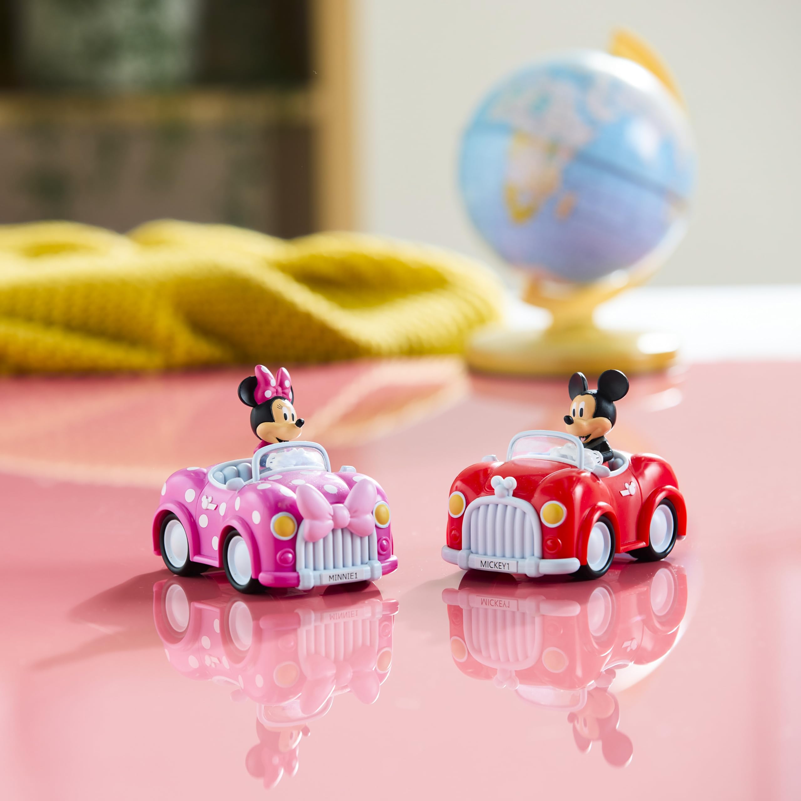 Disney Store Official macchinina di Minnie Mouse, 9 x 11 x 20 cm, macchinina Giocattolo Rosa a retrocarica, 3+