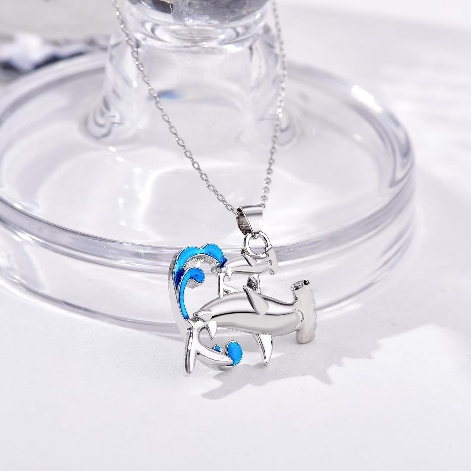 Ocean Animal Necklace Orca/Dolphin/Shark/Stingray Marine/Turtle Animals Pendant Ocean Jewelry Gifts for Women Mom Wife