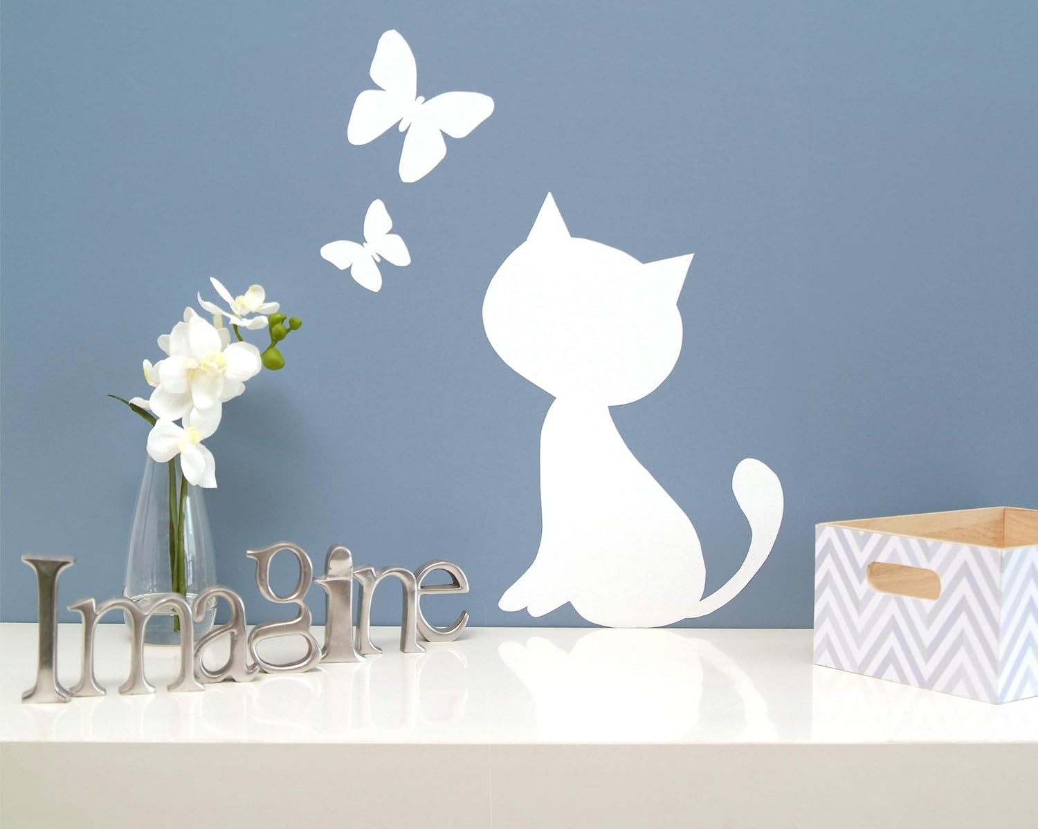 Magic Cover Adhesive Vinyl Paper, Multi-Functional Shelf Liner for Lining Drawers and Shelves, Waterproof and Durable, 18" x 16', White