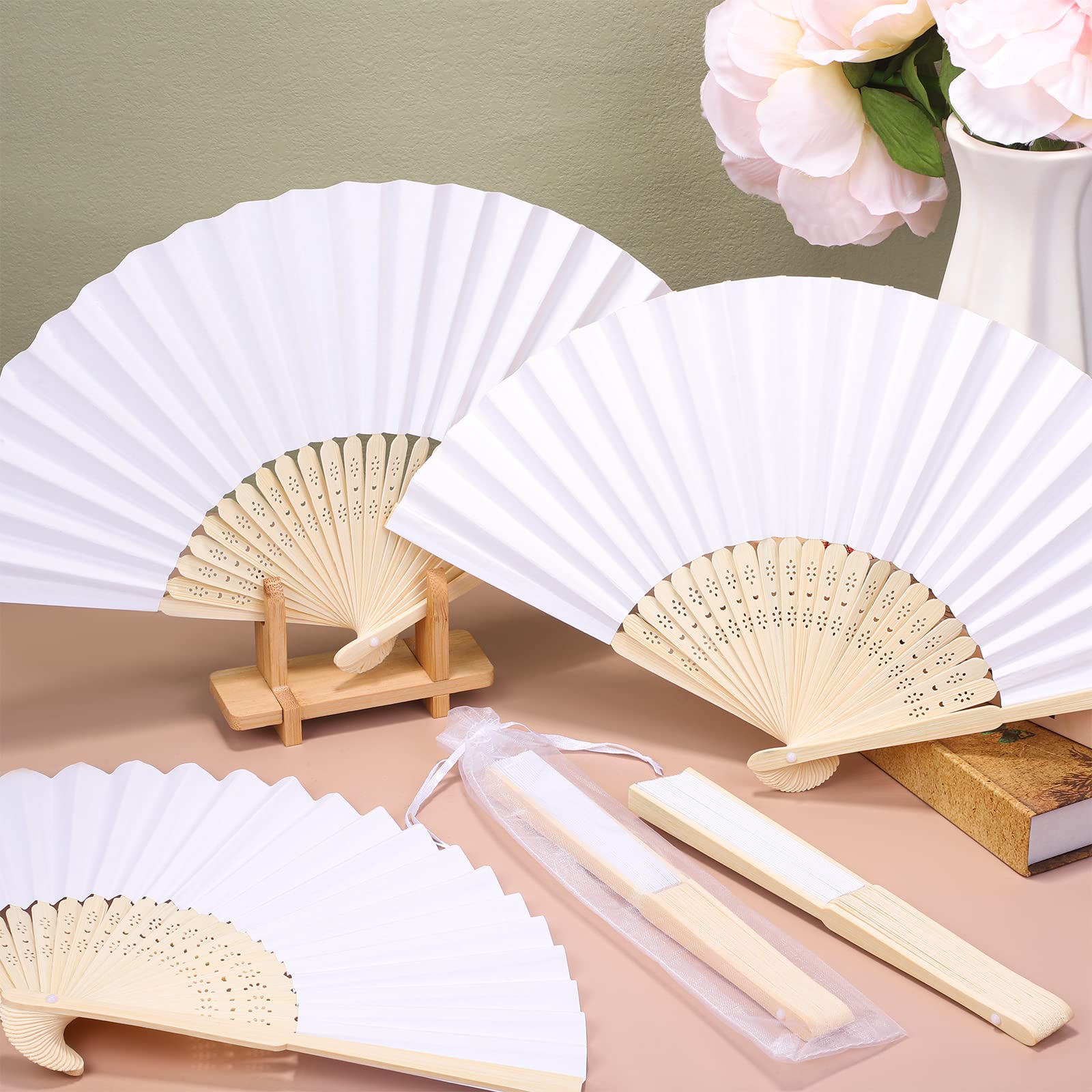 MCEAST 80 Stück weiße Faltbare Papierfächer Hochzeitsfächer Handfächer Papierfächer aus weißem Bambus Papier Handfächer Faltbar Coole Hochzeitsgeschenke mit 80 Organza-Beutel für DIY Hochzeit Dekor