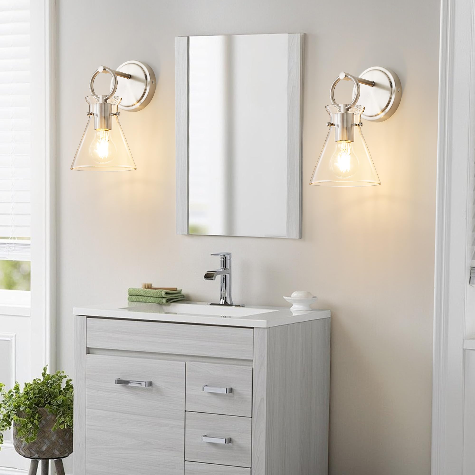 Paquete de 2 apliques de pared modernos para baño, lámpara de iluminación de montaje en pared de níquel cableada con pantalla de vidrio transparente de 6 pulgadas para dormitorio, sala de 5