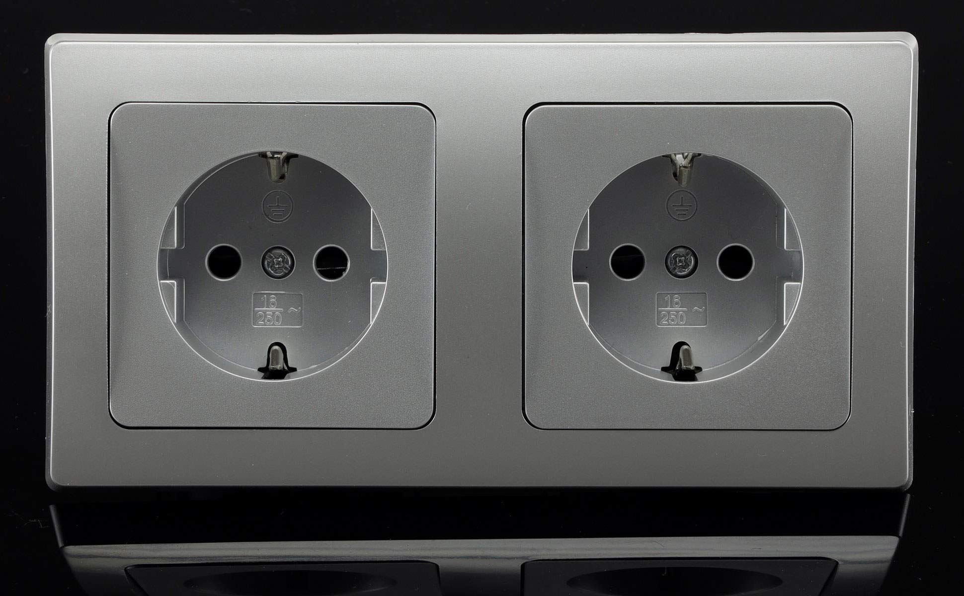 ChiliTec Steckdosen Schalter Unterputz KomplettSet Delphi Silber Grau | 94-teilig, 50x Steckdosen, 10x Schalter, Netzwerk TV Antenne, UP Einbau