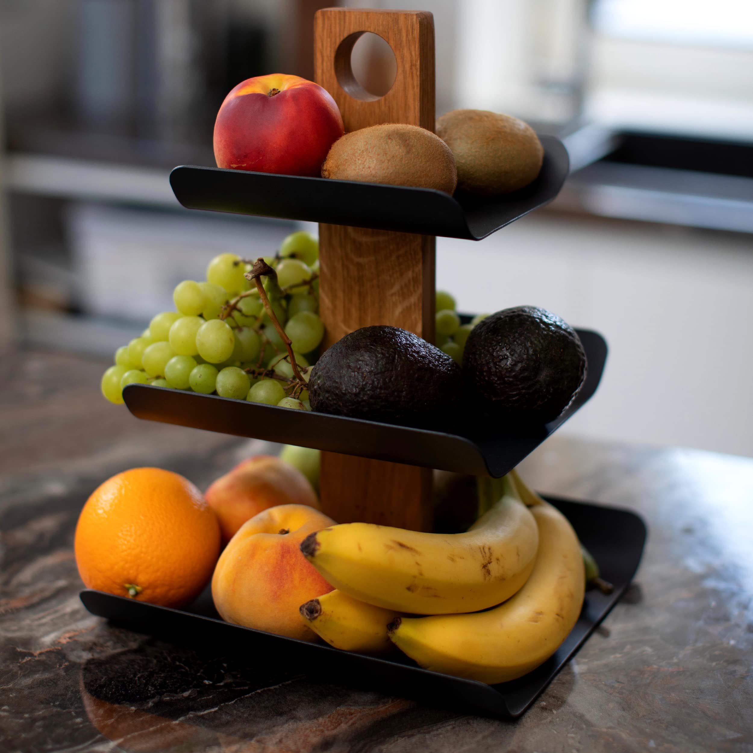 B4K® Présentoir à 3 Étages en Bois de Chêne et Métal – Bol à Fruits et Plateau de Service Élégant 2-en-1, Idéal pour Fruits, Gâteaux, Bonbons, Pain et Snacks (33 x 24 cm)
