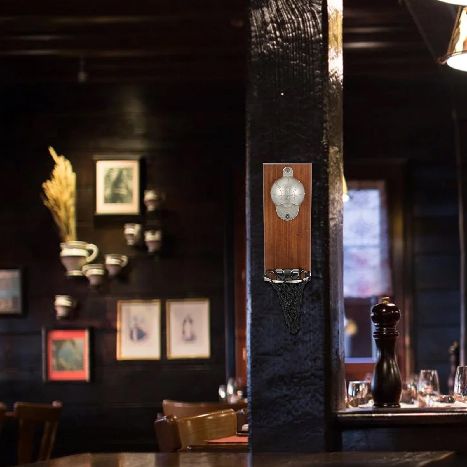 Ciieeo Abrebotellas Adecuado para Cocinas y Restaurantes Acabado Metálico Único Diseño de Baloncesto de Pared Material Madera y Acero Inoxidable, Fácil de Almacenar