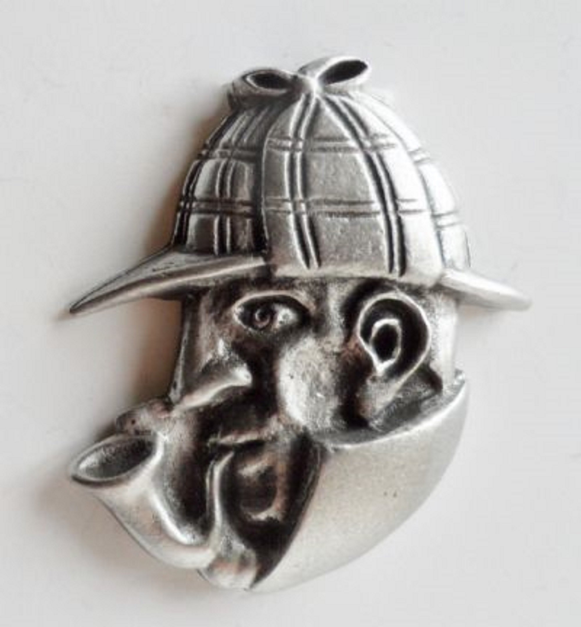Sherlock Holmes London Pewter Brooch