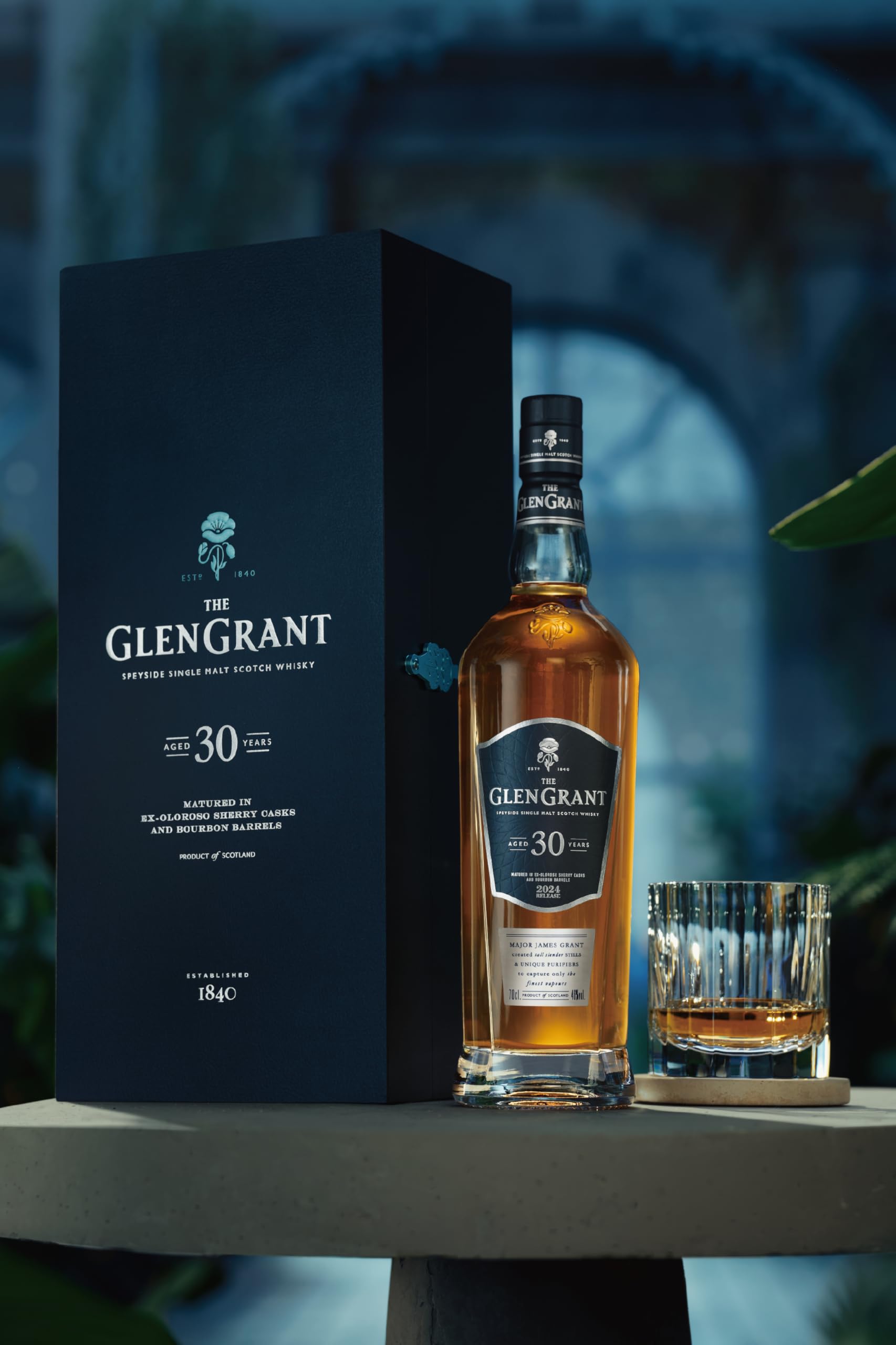 Amazon.co.jp: THE GLEN GRANT (ザ グレングラント) 30年 700ml 