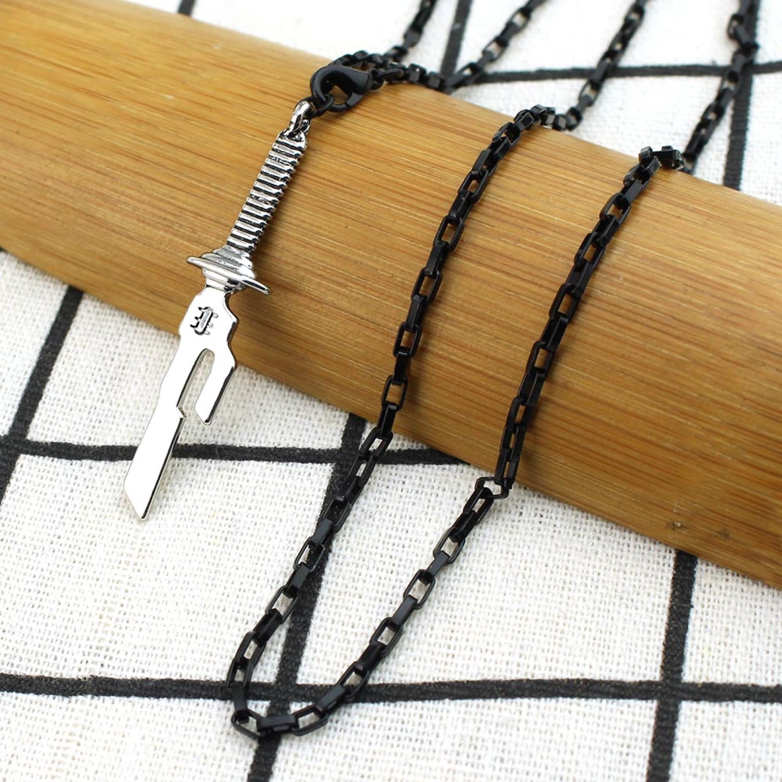 Neutralny naszyjnik wisiorek Jujutsus Kaisen Unisex naszyjnik Fushiguro Toji Retro Punk komiks wisiorek miecz włócznia Tianri nóż choker akcesoria prezentowe regulowana biżuteria prezent