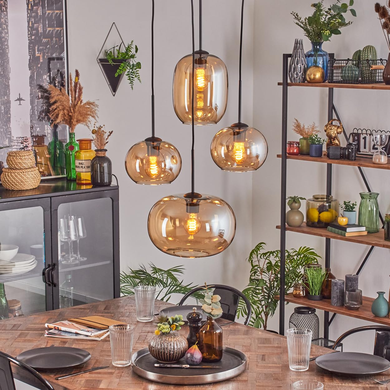 Lámpara colgante HOFSTEIN Apedo, 4 luces de metal/vidrio en negro/ámbar, diseño retro/vintage (Ø 20, 30 cm), E27, lámpara colgante ajustable hasta un máximo de 147 cm, comedor, sala de estar, cocina