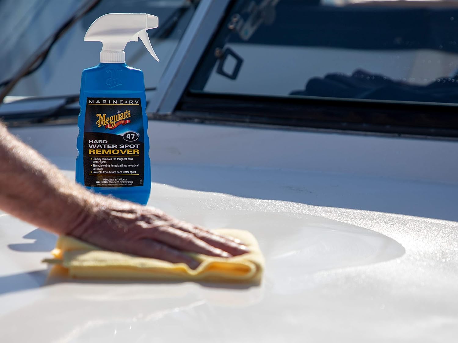 Meguiar's Marine/RV Hard Water Spot Remover M4716 - Hard Water Spot Remover For Boats and for RVs That's Easy to Use Spray - For RV and Boat Detailing - Remove Water Spots and Add Protection, 16 Oz