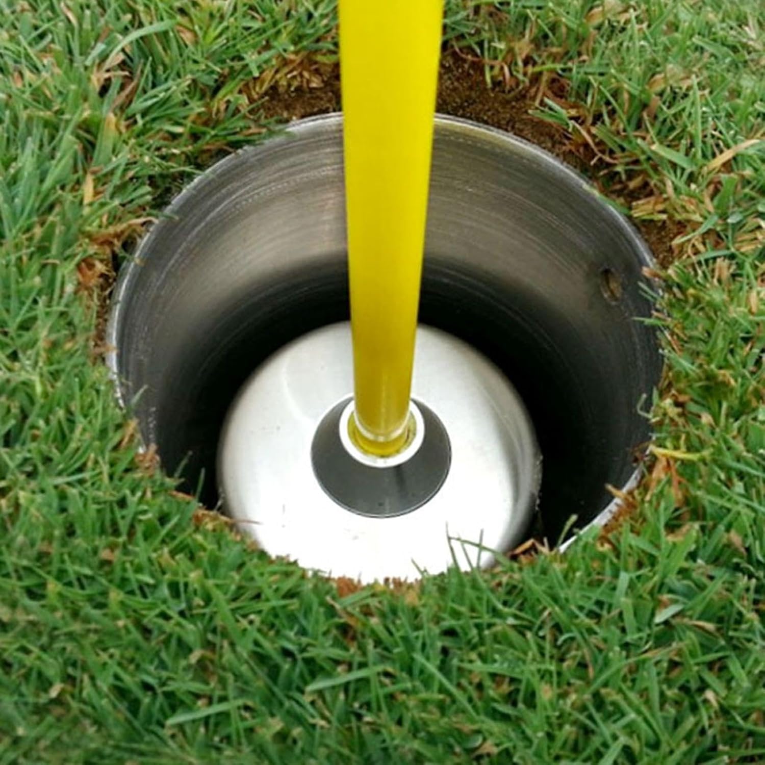 Golf Hole Cup Stainless Steel Golf Cups Metal Premium Flag Support Golf Putting Hole Cup for Outdoor Yard Practice Putting