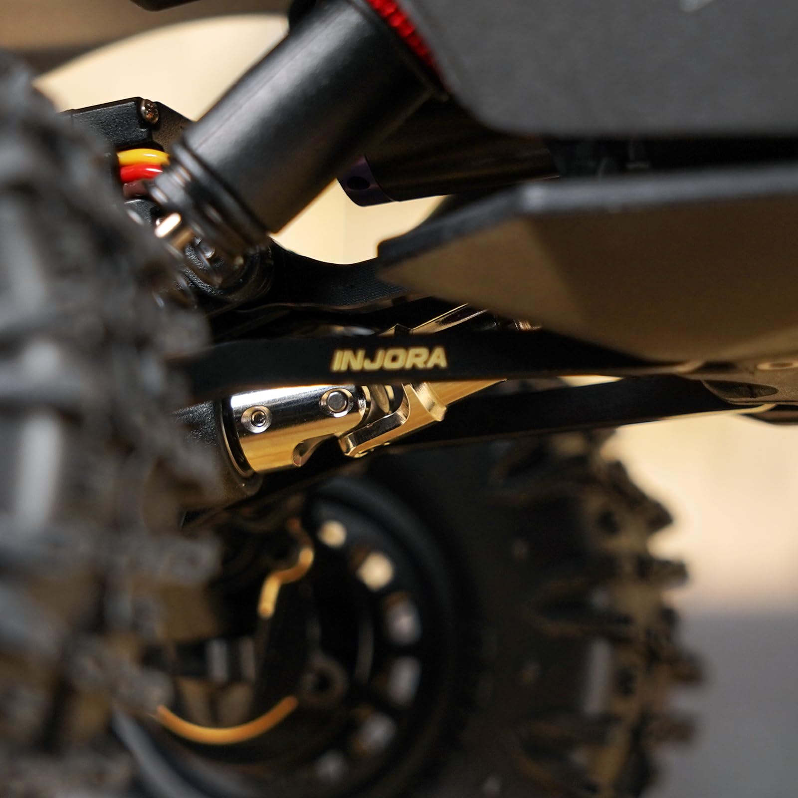 INJORA Collegamenti del telaio in ottone ad alta distanza con rivestimento nero per 1/18 Redcat Ascent-18 APEX