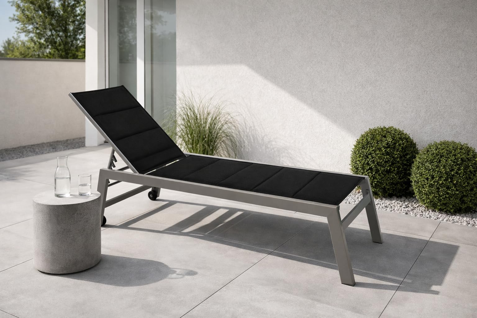DEGAMO XL Gartenliege Rollenliege GIRONA II 205cm, extra hohe Liegefläche 43cm, Rahmen Aluminium Silbergrau, Bezug Kunstgewebe schwarz gepolstert, wetterfest, Outdoor